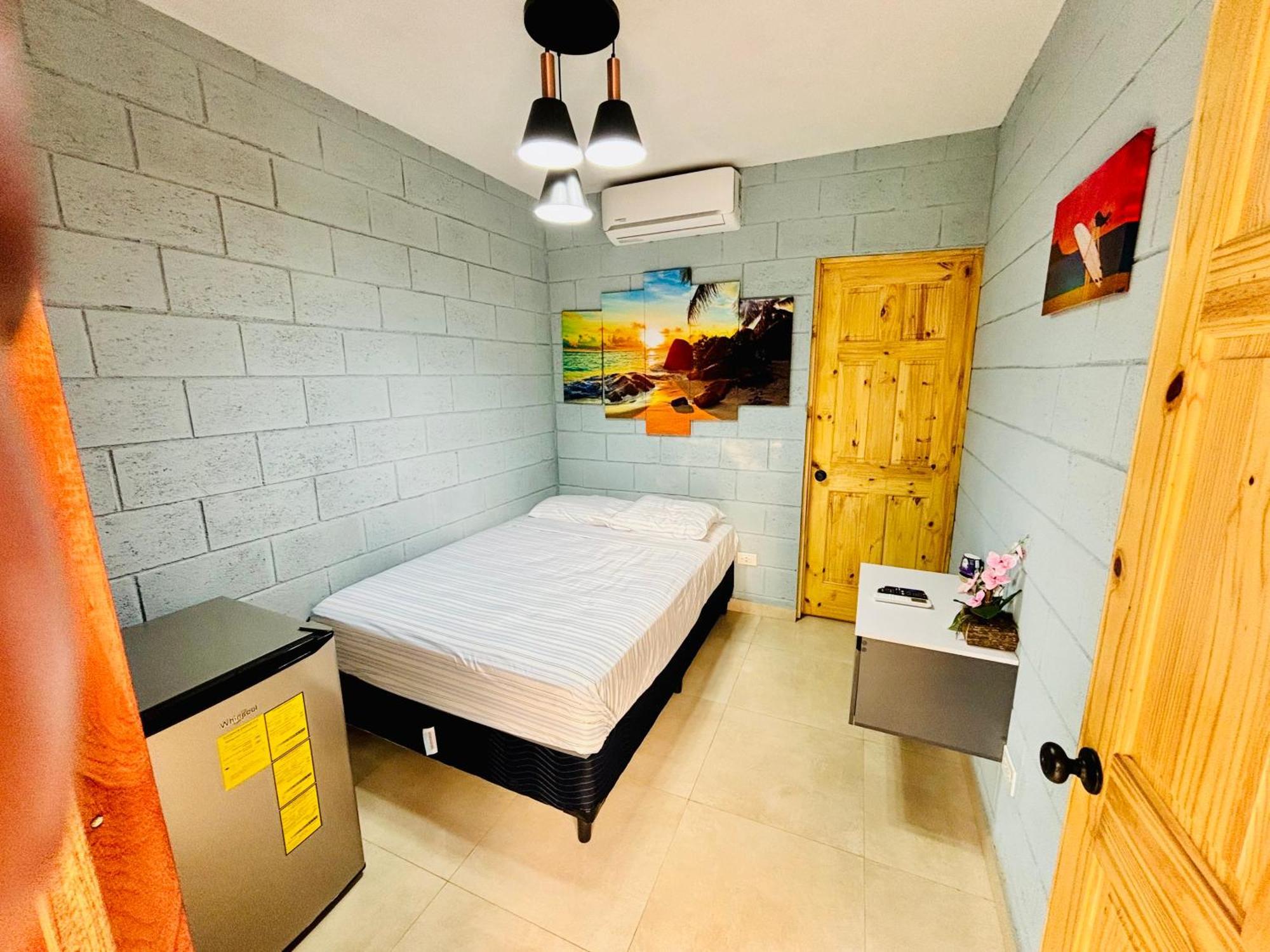 Hostal Camila'S Tamanique Exteriör bild