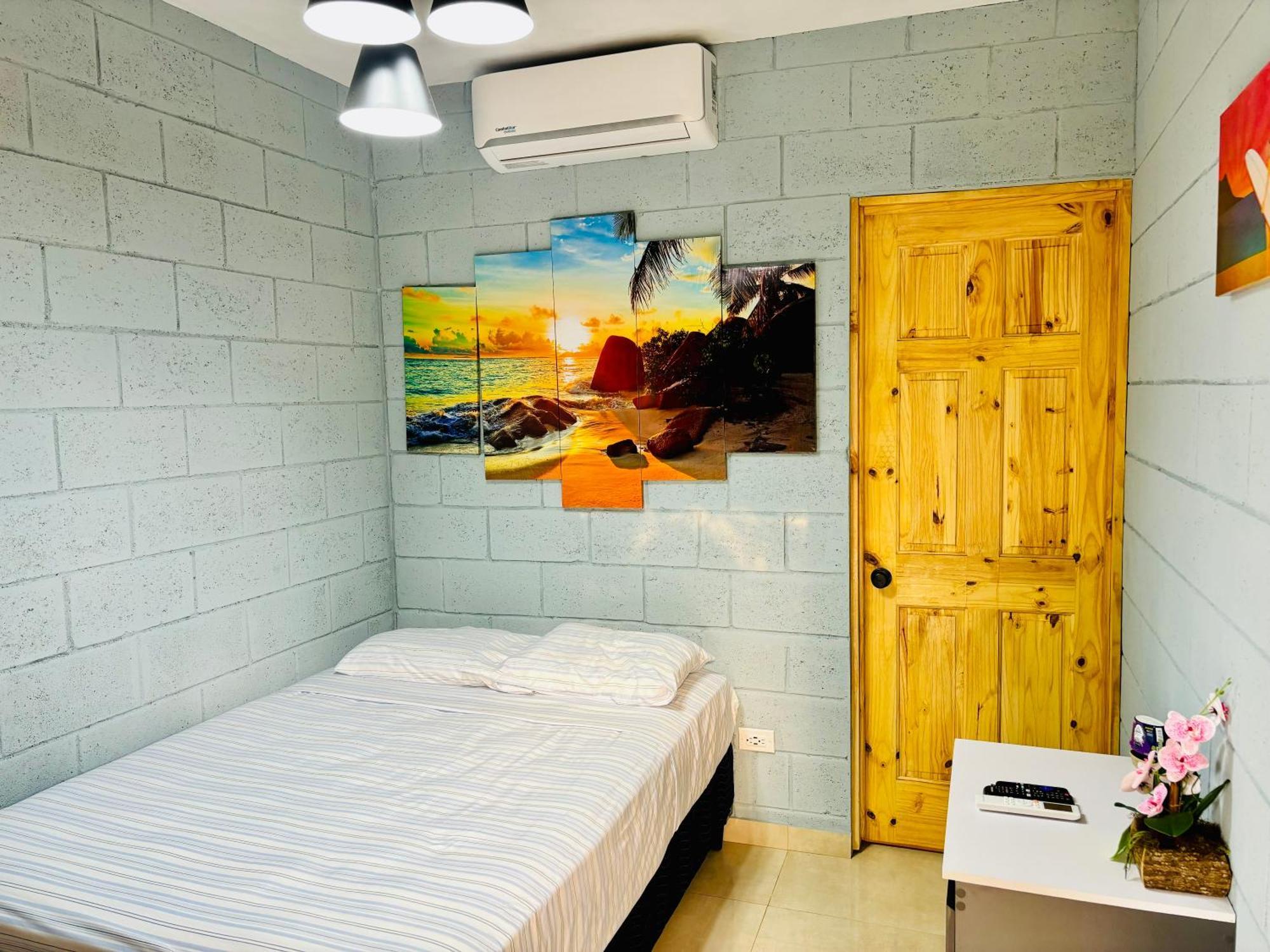 Hostal Camila'S Tamanique Exteriör bild