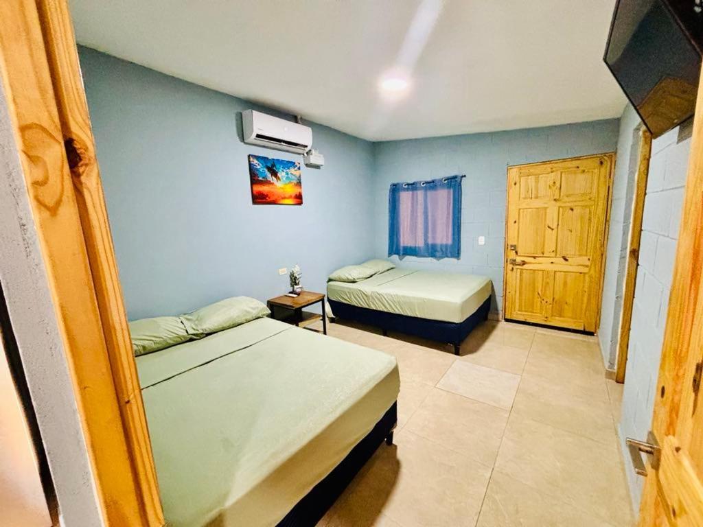 Hostal Camila'S Tamanique Exteriör bild
